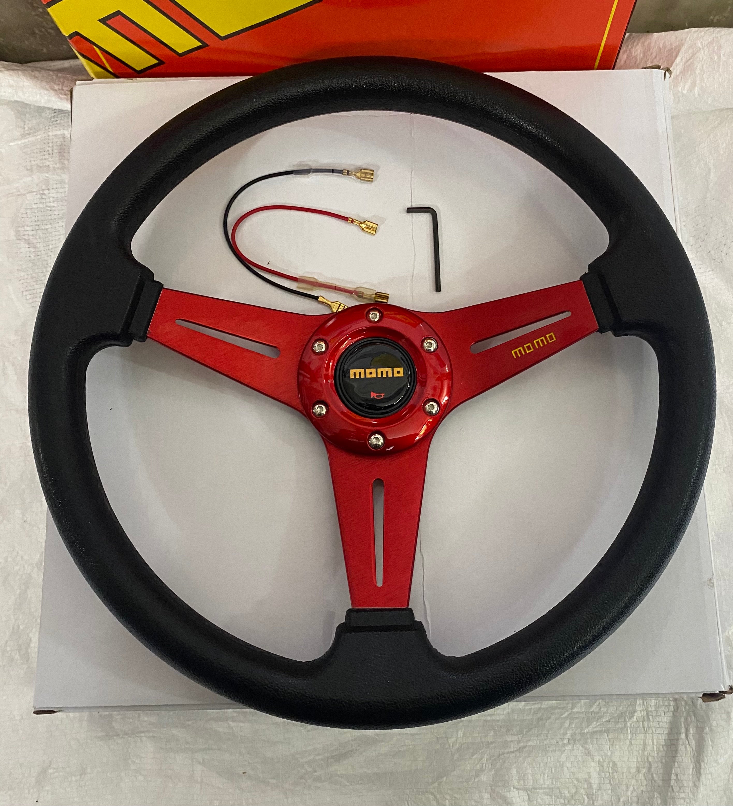 RED 3R-STEERING MOMO STEERING 13INCH Wheel for Sports Car Look Rally Race Off Road with BOSS KIT HUB Free