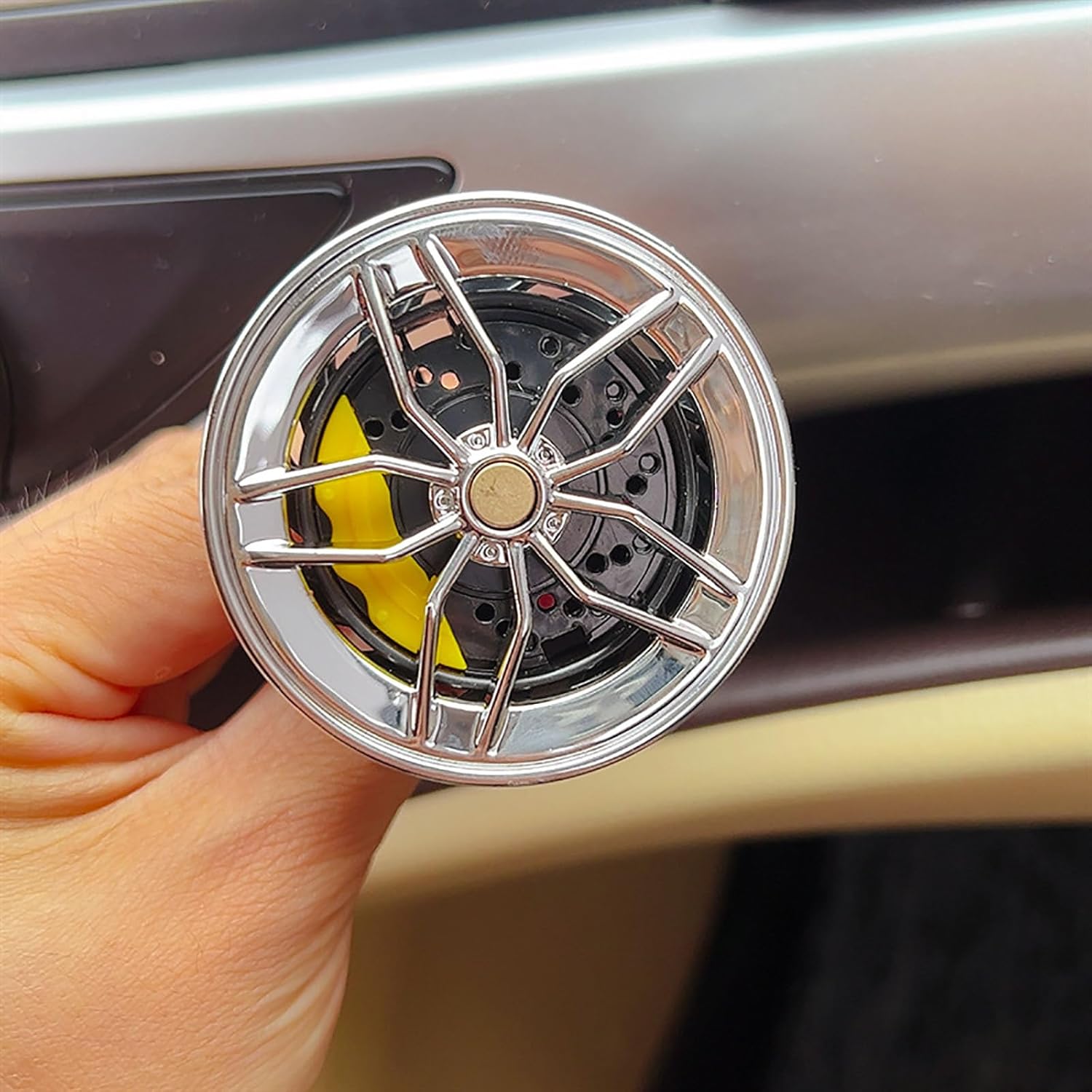 Grey Alloy Wheel AC Vent Clips Freshener hub Air Outlet Car Diffuser Vent Clip Car Interior Decor Freshener With Organic Fragrance 1 Piece