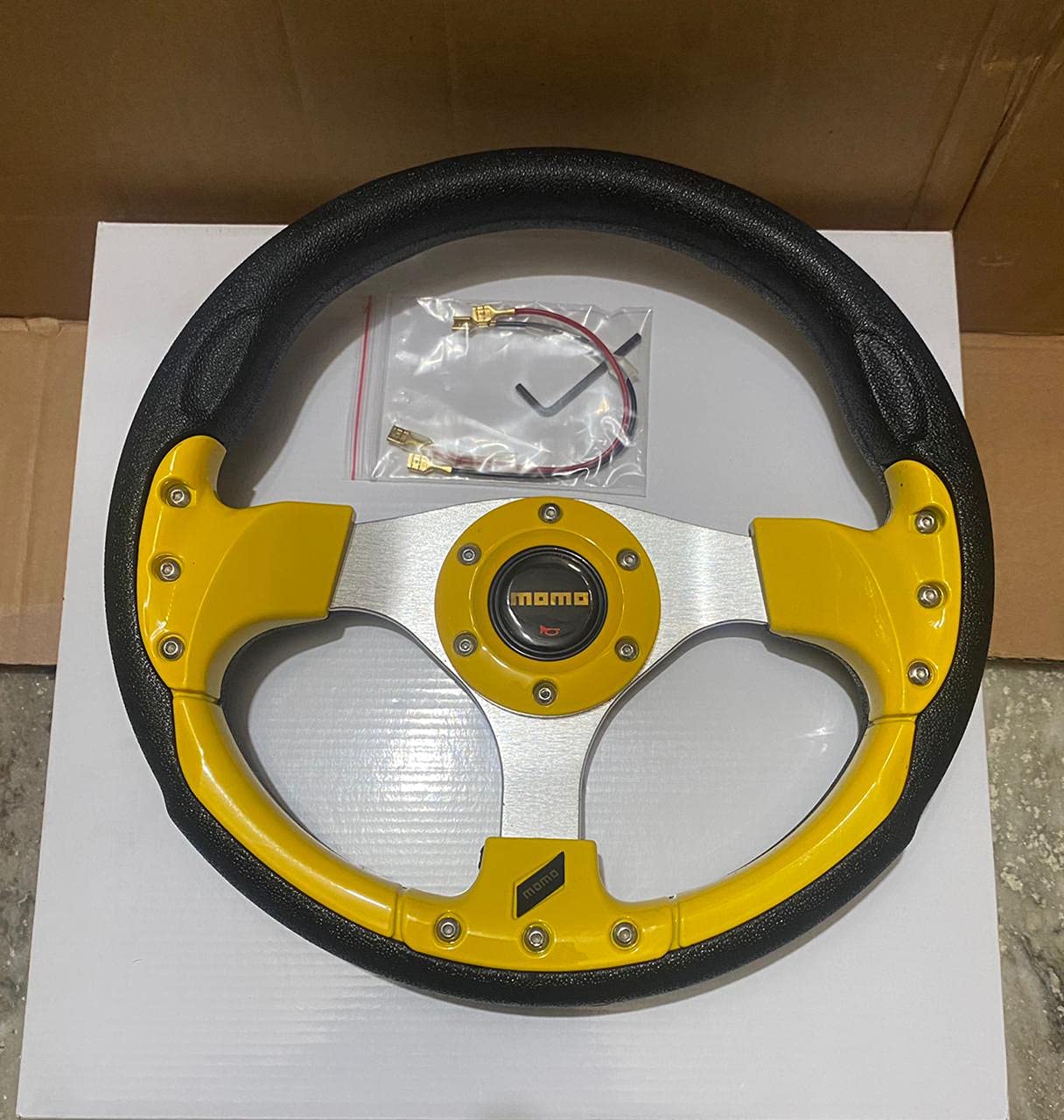 MOMO 12INCH Universal Steering Wheel for Sports Car Look Rally Race Off Road with HUB Free