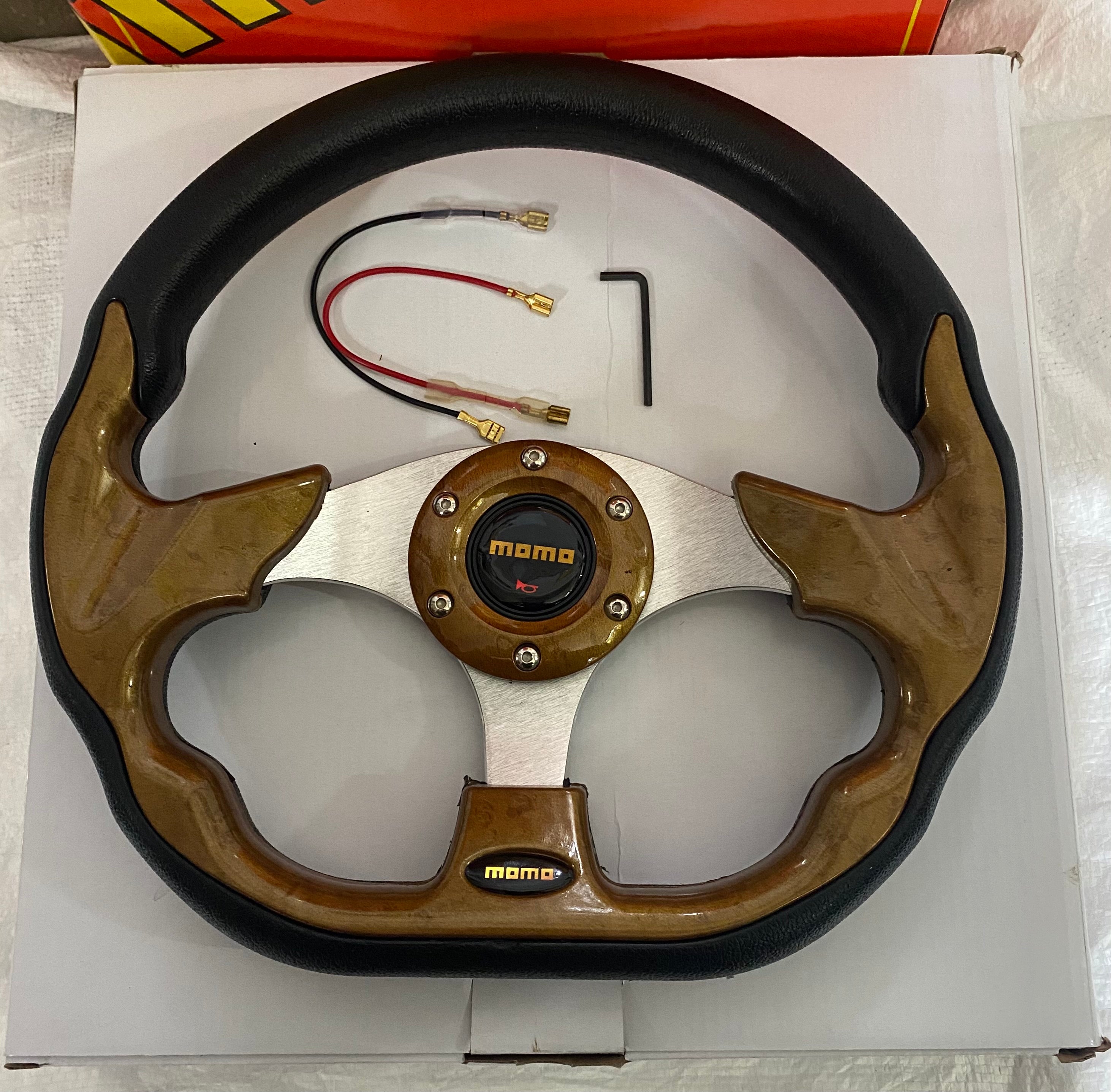 MOMO Brown DSHAPE 12INCH Universal Steering Wheel for Sports Car Look Rally Race Off Road with HUB Free