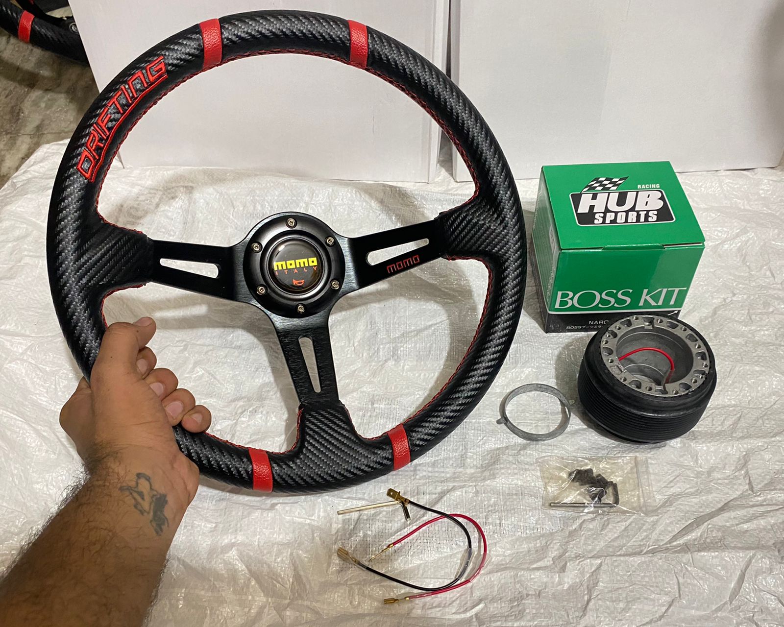 MOMO-(CARBON EDITION RED STEERING) 14INCH DEEP STYLE Look Drifting Rally Race Off Road WID Free BOSS KIT HUB Universal Steering Wheel for Sports Car