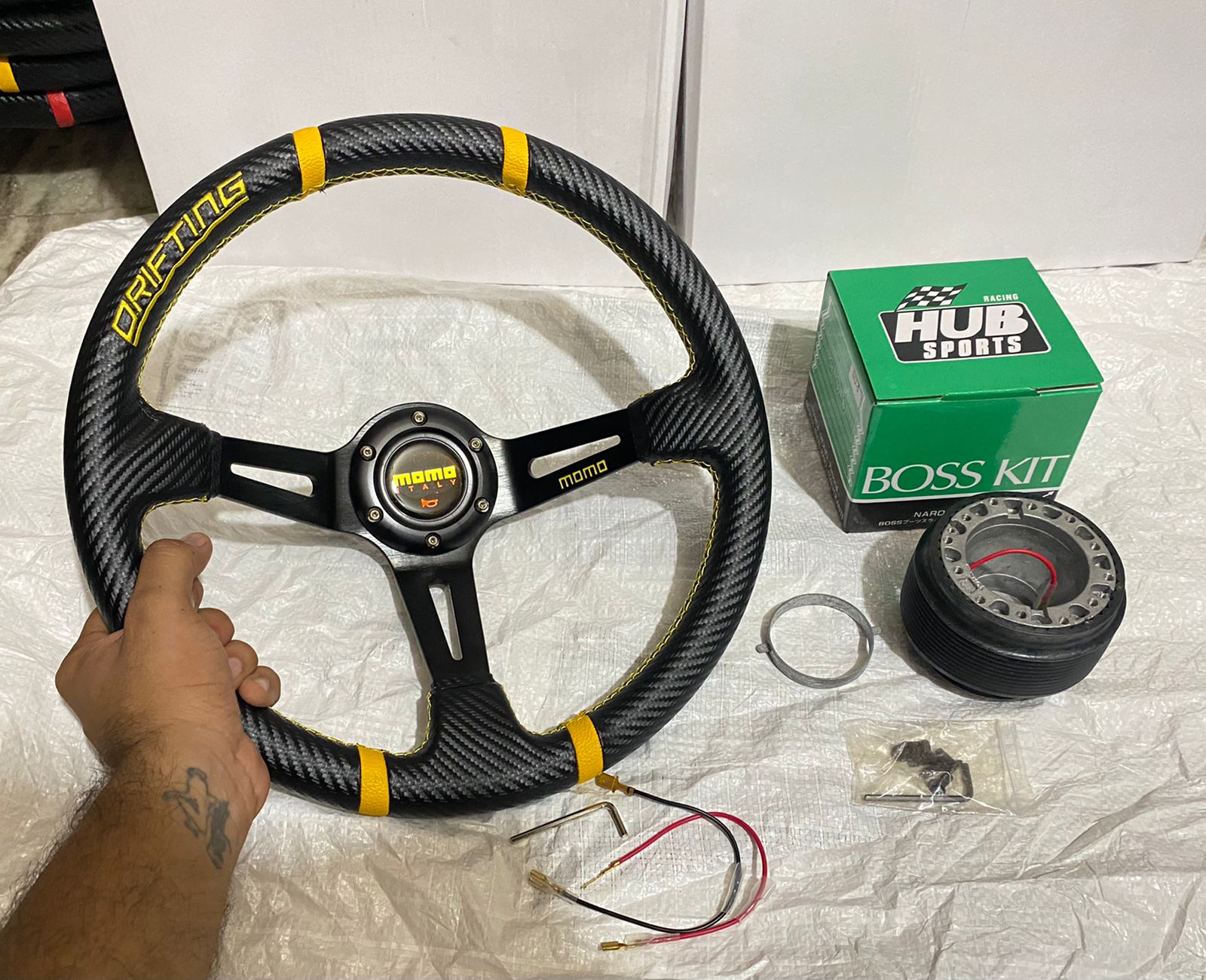 MOMO 14INCH CARBON EDITION STEERING DEEP STYLE Universal Steering Wheel for Sports Car Look Drifting Rally Race Off Road WID Free BOSS KIT HUB