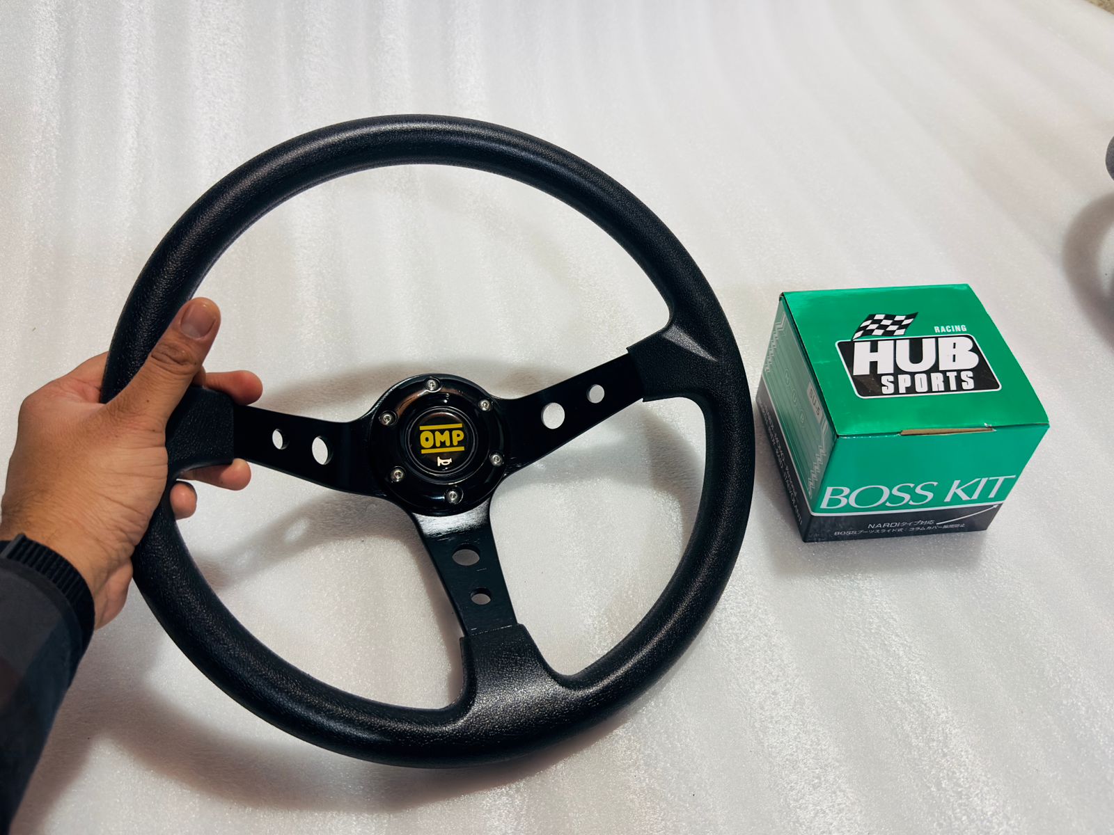 BLACK 14INCH OMP DEEP STEERING STYLE Look Rally Race Off Road with HUB Free Universal Steering Wheel for Sports Car Steering.