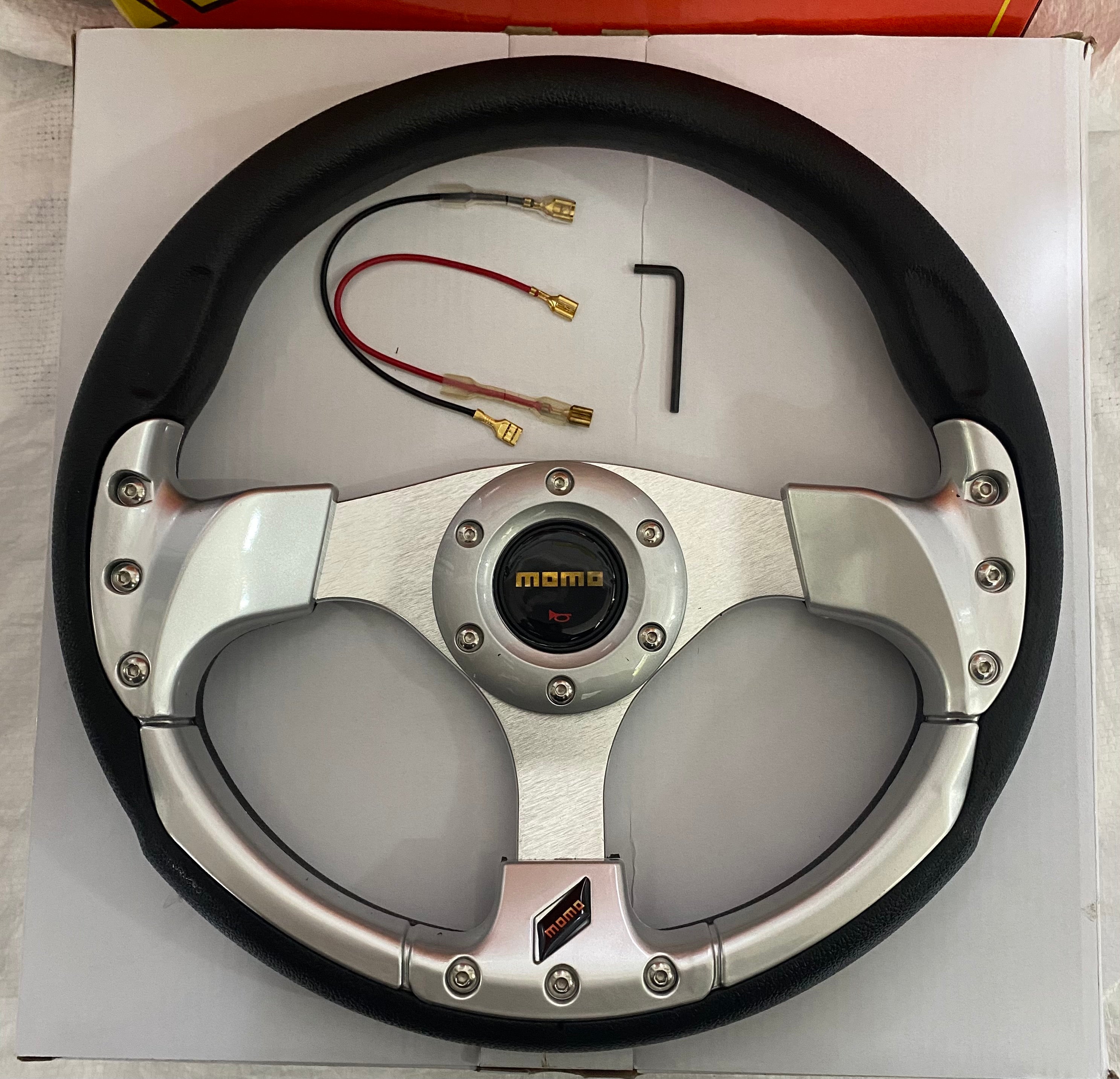 MOMO SILVER ROUND STEERING (12INCH) Universal Steering Wheel for Sports Car Look Rally Race Off Road with HUB Free