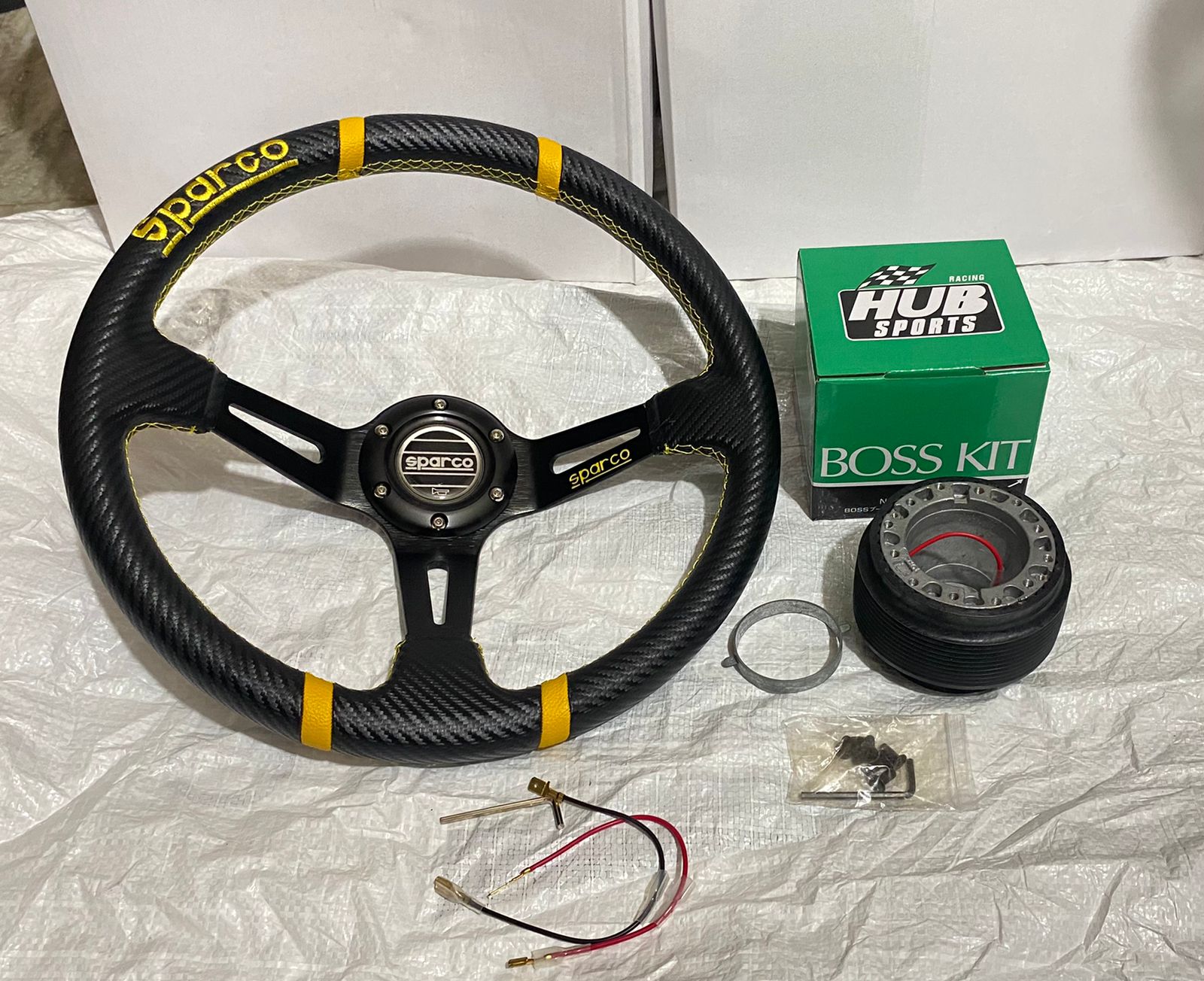 (SPARCO YELLOW CARBON EDITION) 14INCH STEERING DEEP STYLE Universal Steering Wheel for Sports Car Look DRIFTING Rally Race Off Road WID FREE BOSS KIT HUB