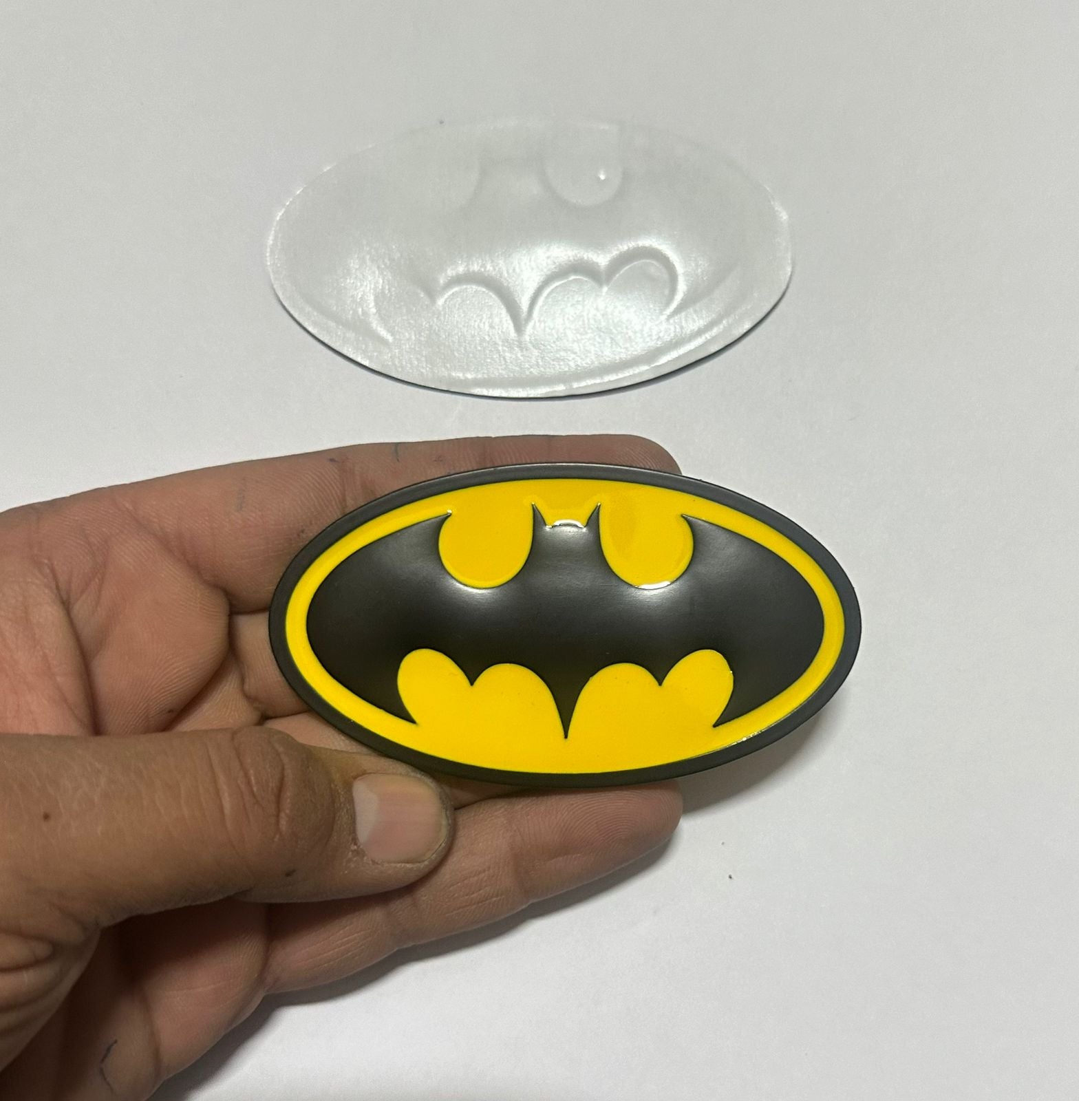 3D-Metal Logo (Batman 3D) Sticker - Size 8.9x5 cm Metal Chrome Sticker Bikes & More Emblem Badge-Stylish Logo for Cars, Vehicle Accessories.