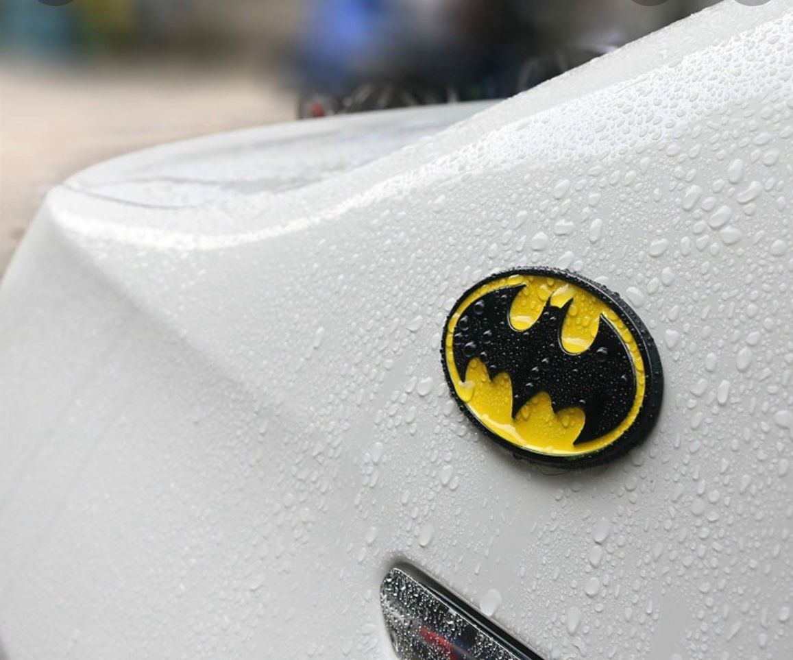 3D-Metal Logo (Batman 3D) Sticker - Size 8.9x5 cm Metal Chrome Sticker Bikes & More Emblem Badge-Stylish Logo for Cars, Vehicle Accessories.