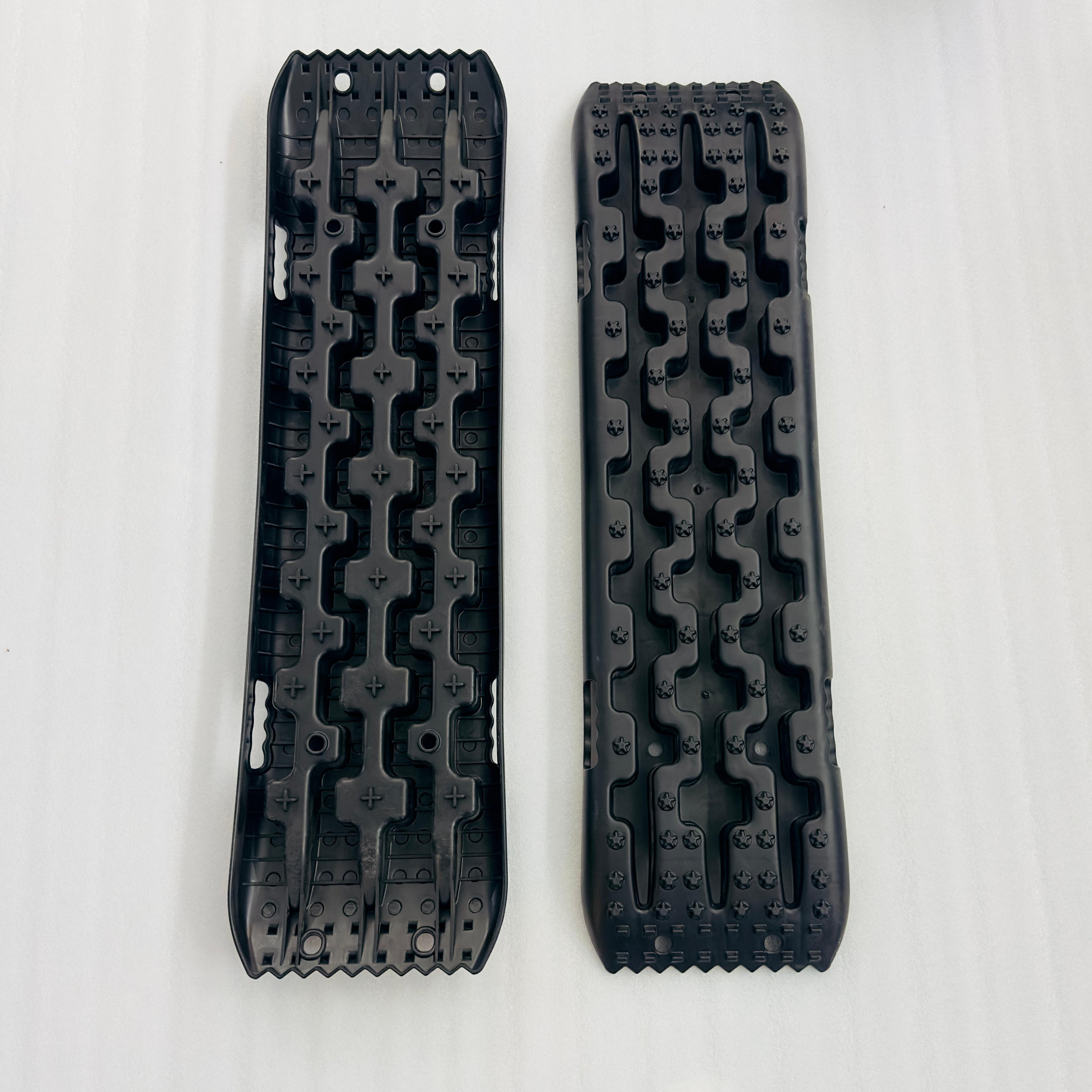 Off-Road Traction Boards, 2 Pcs Recovery Tracks Traction Mat for 4X4 Jeep Mud, Sand, Snow Traction Ladder-Black Tire Traction Tool