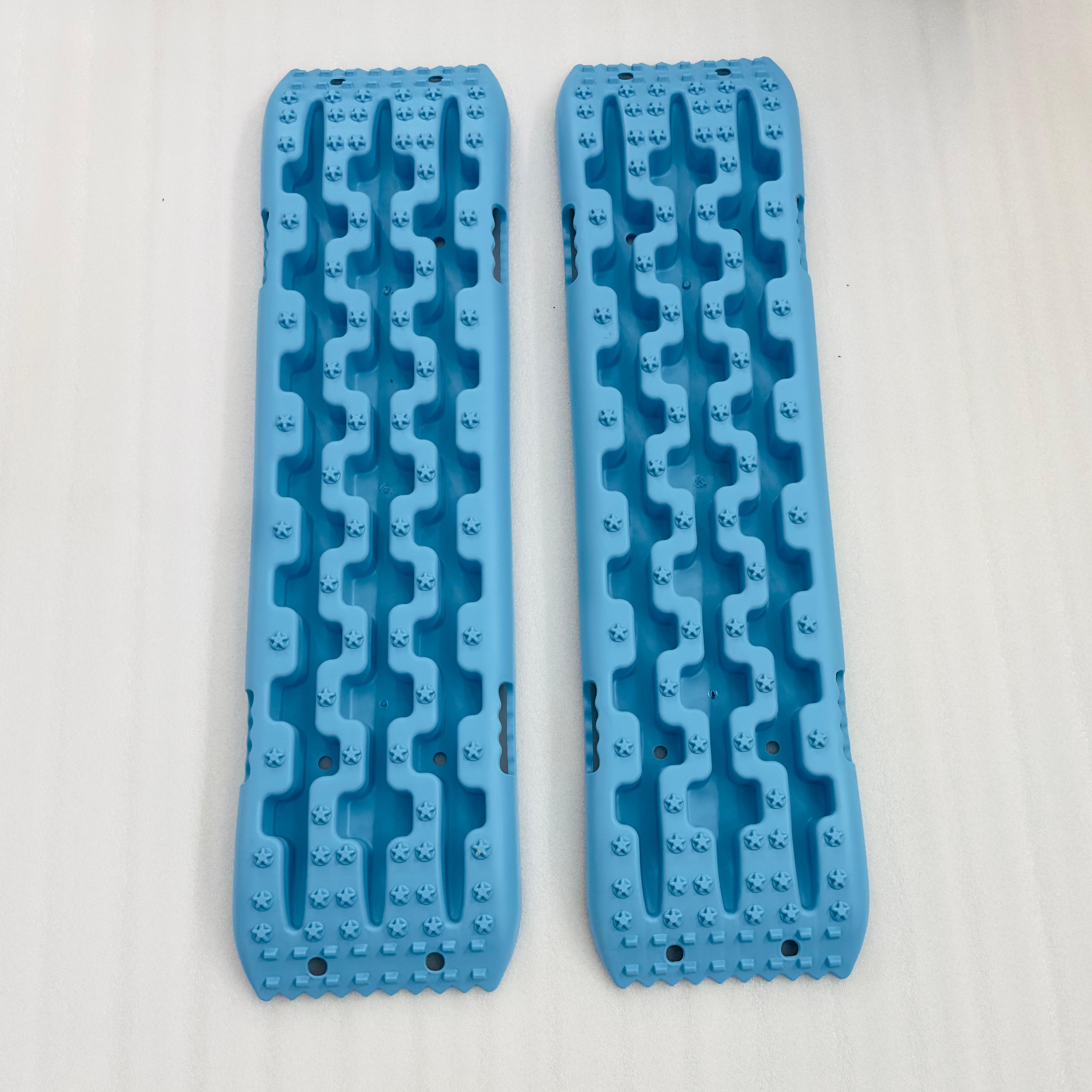 Traction Boards Recovery .Tracks Tire Ladder 4WD Recovery Mat for 4X4 Offroad Sand Snow Mud Track 2PCS