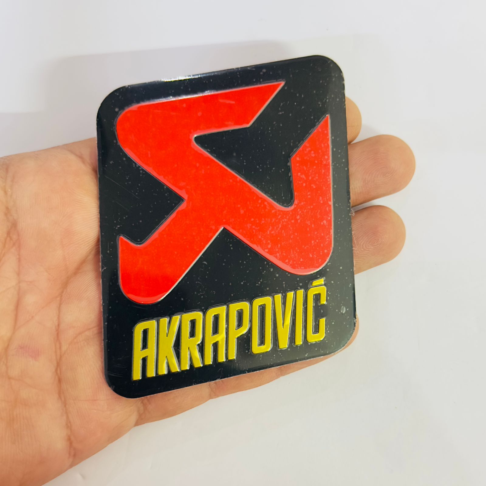 Akrapovic Logo 8.5 x 7cm Bike Metal Akrapovic Logo Bike Car Emblem Akrapovic 3D Badge Auto Racing Sport Sticker Grand Tourer Decal