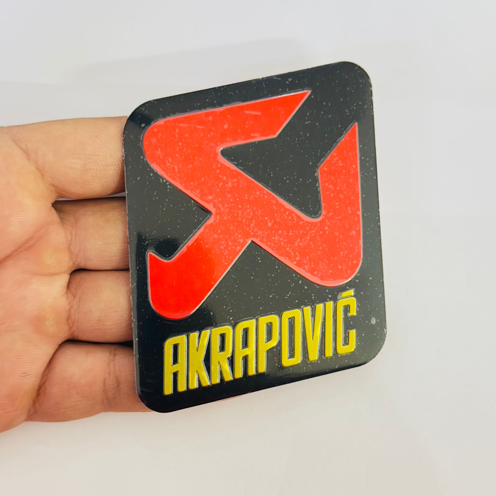 Akrapovic Logo 8.5 x 7cm Bike Metal Akrapovic Logo Bike Car Emblem Akrapovic 3D Badge Auto Racing Sport Sticker Grand Tourer Decal
