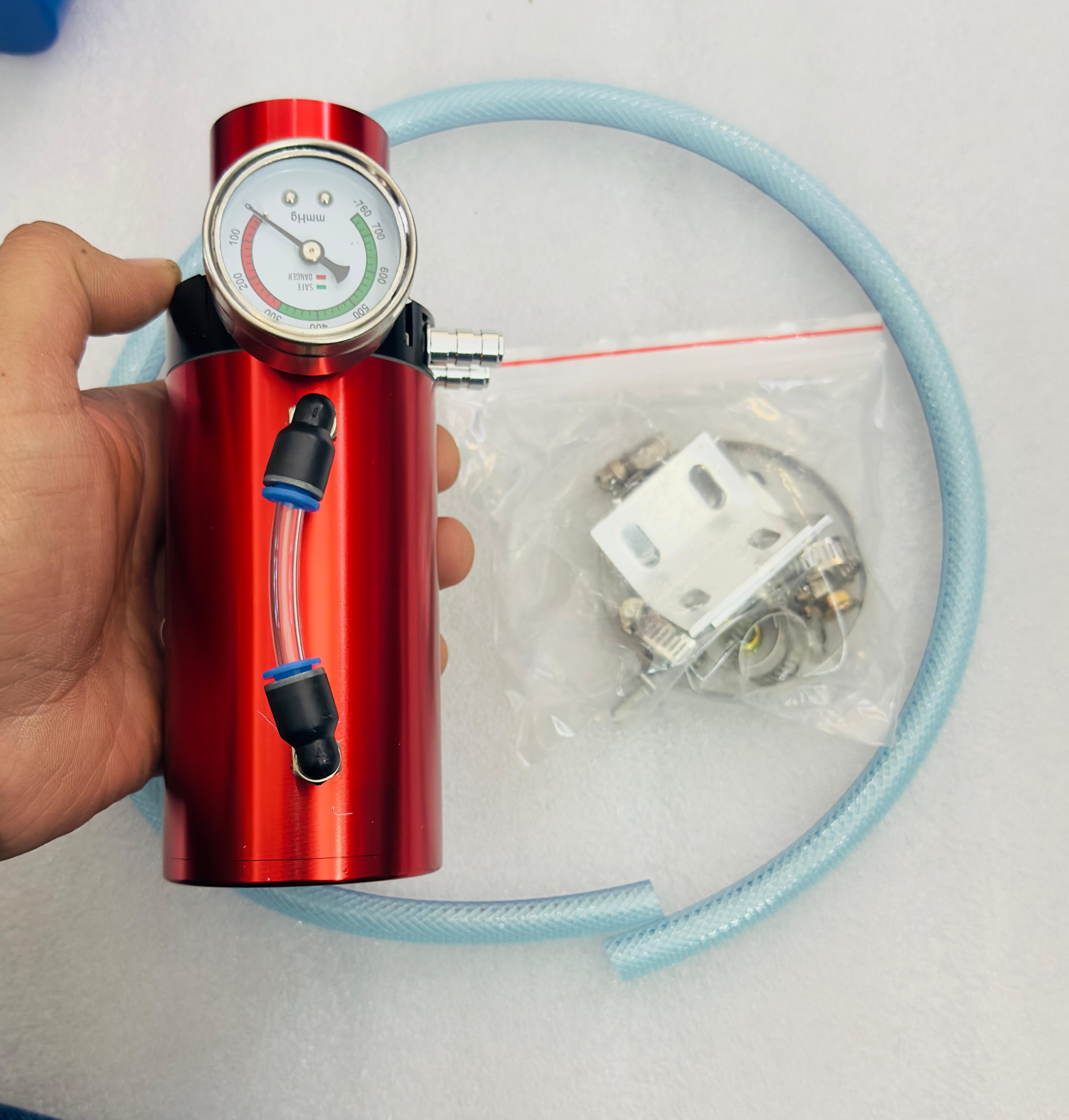 RED Engine Oil Catch Aluminum Reservoir Breather Tank Can Vacuum Pressure Gauge Engine Oil Catch Can Kit Universal Aluminum Air Oil Breather Cylinder Tank for Turbo Applications