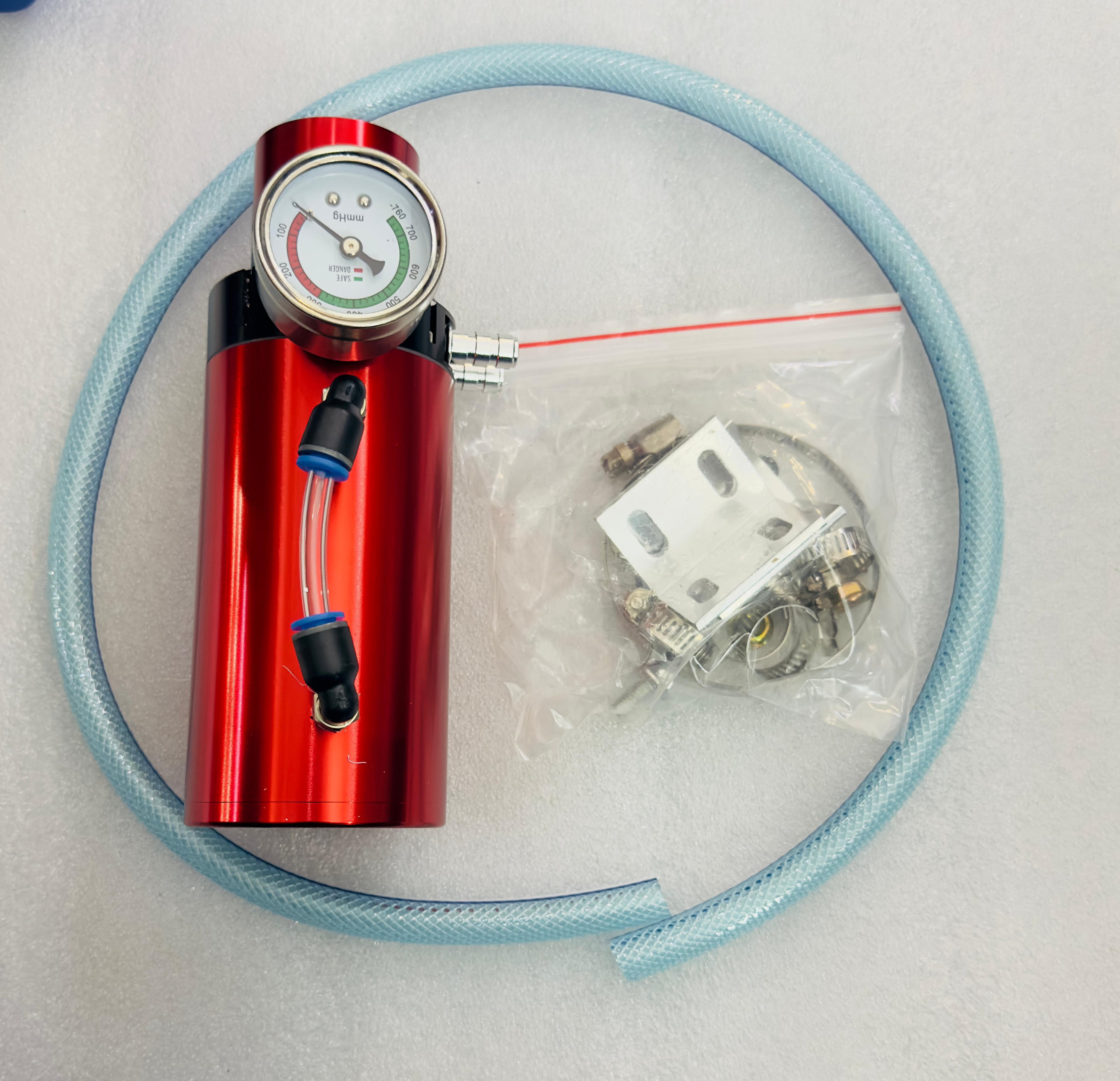 Engine Oil Catch Aluminum Reservoir Breather Tank Can Vacuum Pressure Gauge Engine Oil Catch Can Kit Universal Aluminum Air Oil Breather Cylinder Tank for Turbo Applications-1 Piece