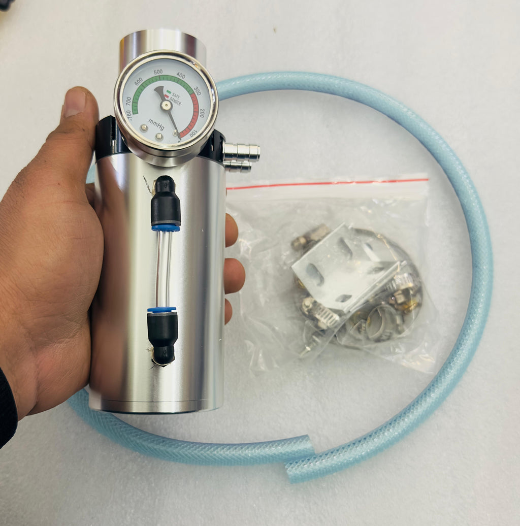 SILVER Engine Oil Catch Aluminum Reservoir Breather Tank Can Vacuum Pressure Gauge Engine Oil Catch Can Kit Universal Aluminum Air Oil Breather Cylinder Tank for Turbo Applications-1 Piece Oil Tank