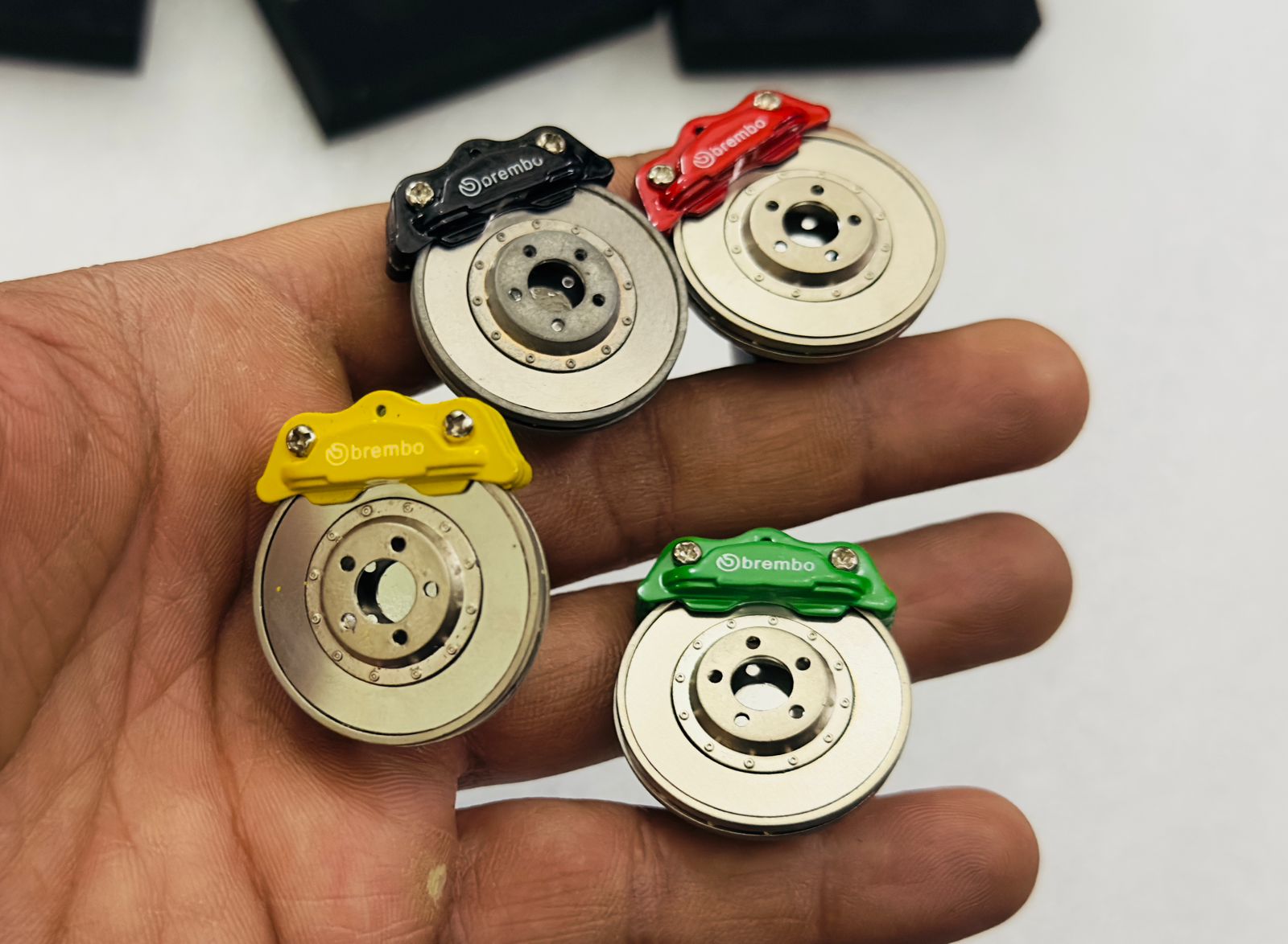 WHEEL DISC AC Vent Perfume ABS Body Car Design Organic Fragrance Air Freshener Perfume-1 Piece