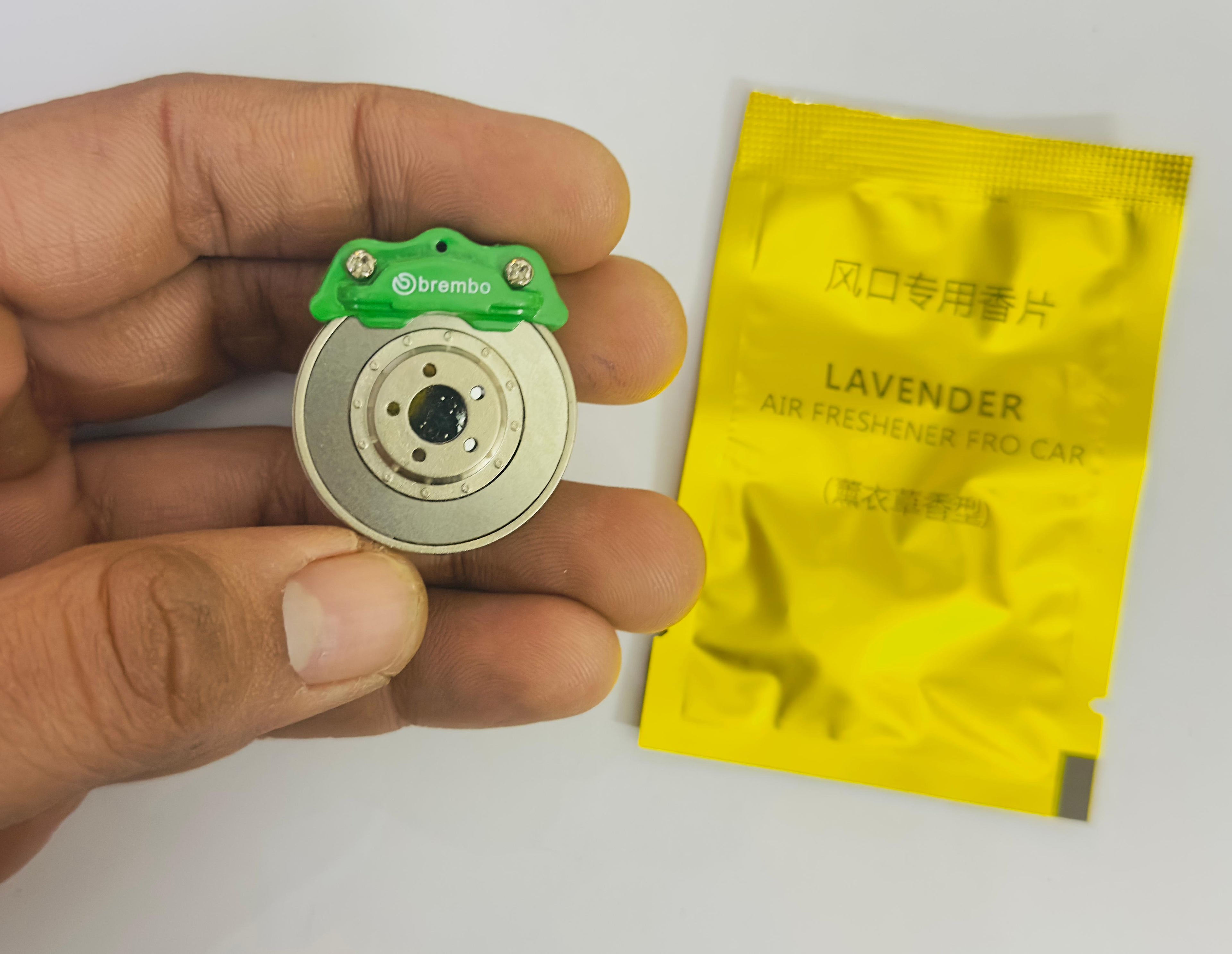 GREEN WHEEL DISC AC Vent Perfume ABS Body Car Design Organic Fragrance Air Freshener Perfume-1 Piece