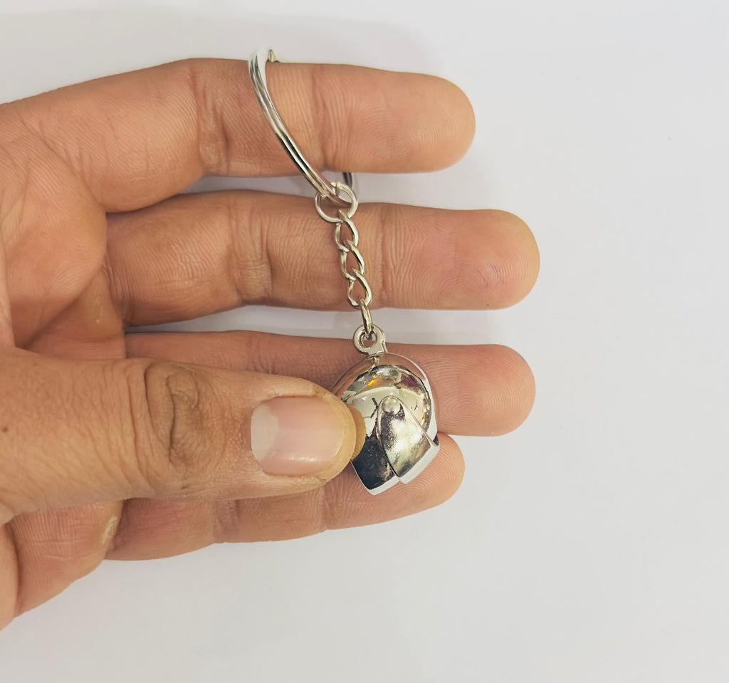 Silver Helmet Design Metal Keychain Car Styling Keychain Helmet Key Ring Durable Metal Key chain Pendant Ring.