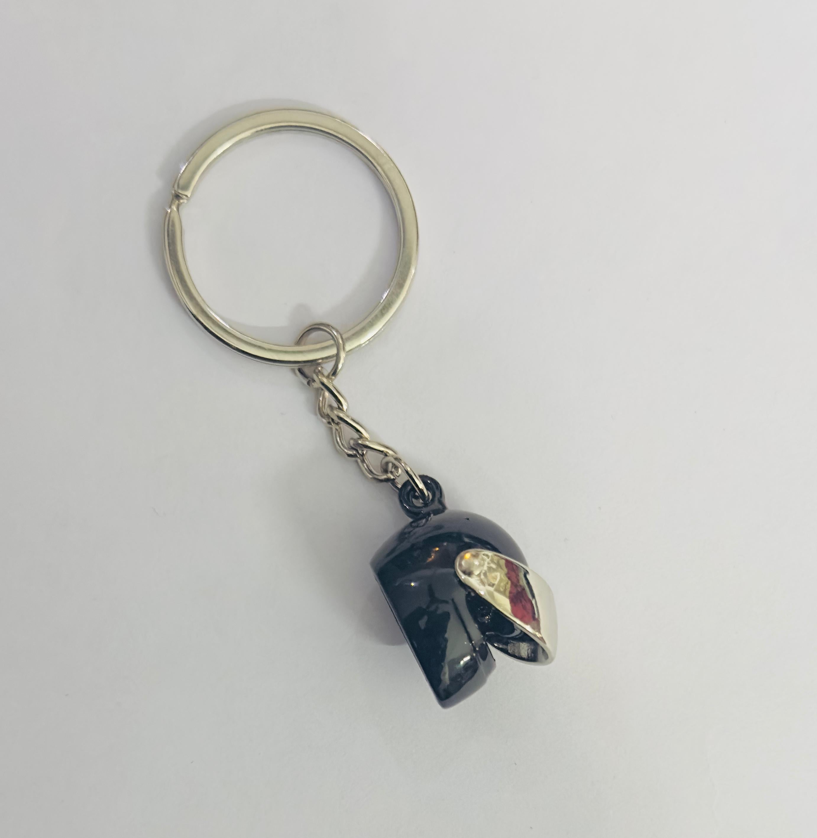 Helmet Design Metal Keychain Car Styling Keychain Helmet Key Ring Durable Metal Key chain Pendant Ring.
