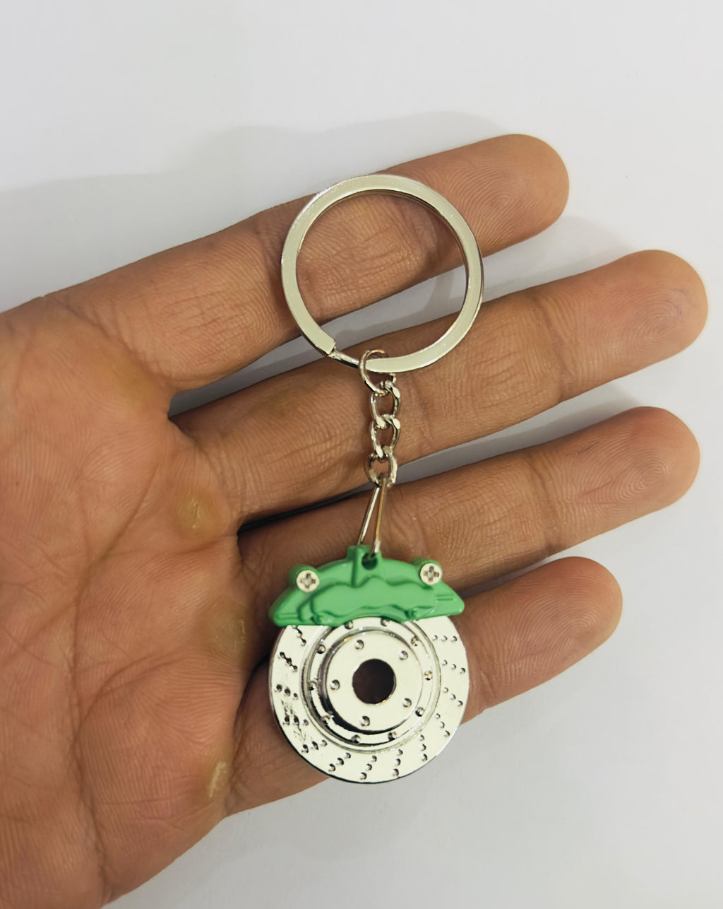 Green Wheel Disc Design Metal Keychain Car Styling Keychain Wheel Disc Key Ring Metal Key chain Pendant Ring 1PC.