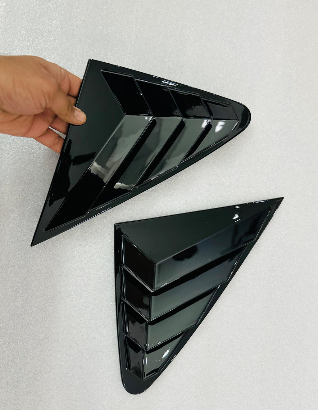 Black Virtus Side Window Louvers,Light Weight Rear Window Shutter ABS Plastic for Car Side Window Louver, Rear Window Shutter Scrape Resistant 2 Pieces