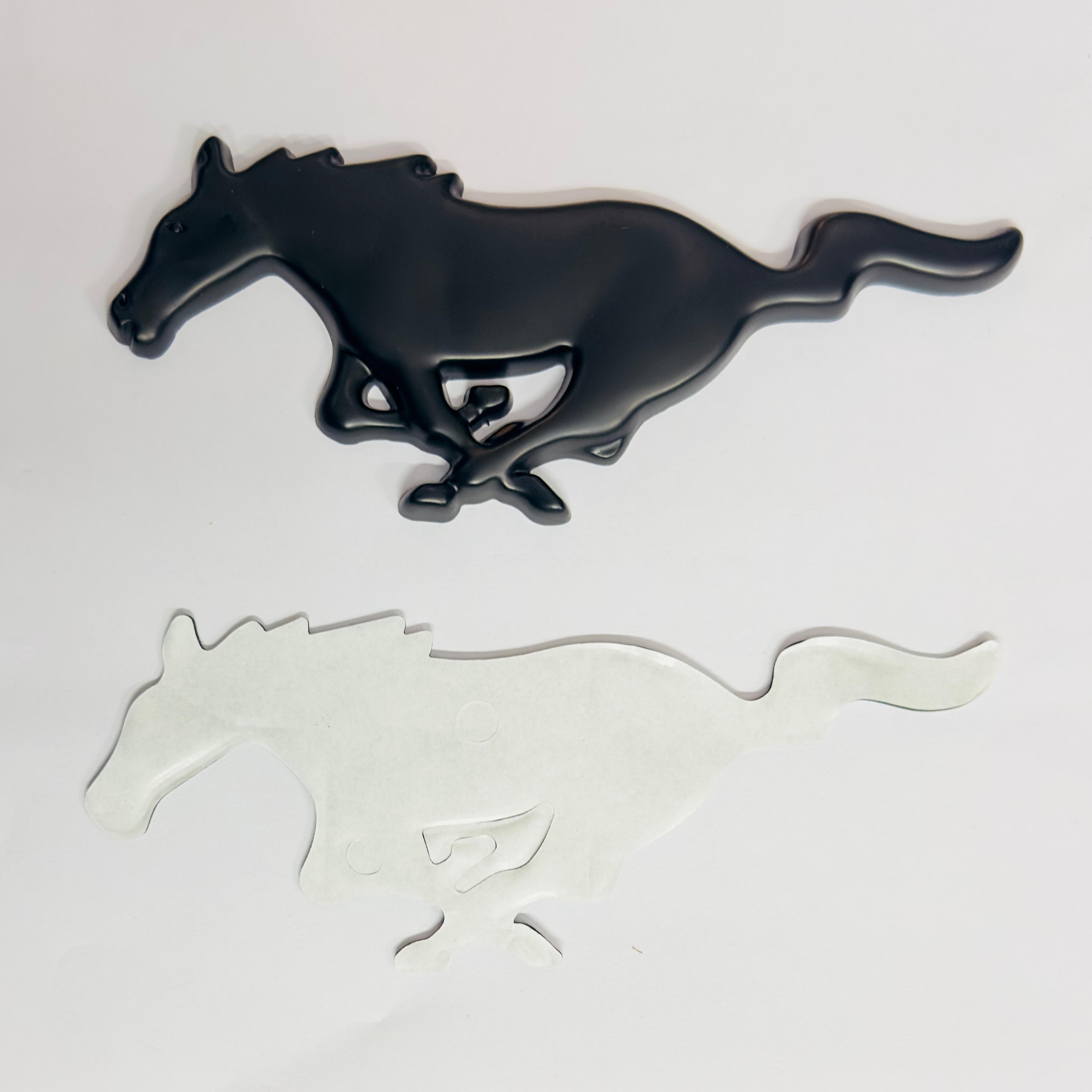 Golden Horse 3D Logo (16cmx6cm) for Car Bike Laptop Emblem, Horse Sticker 3D Badge Auto Racing Sport Logo Grand Tourer Decal Auto Accessories.