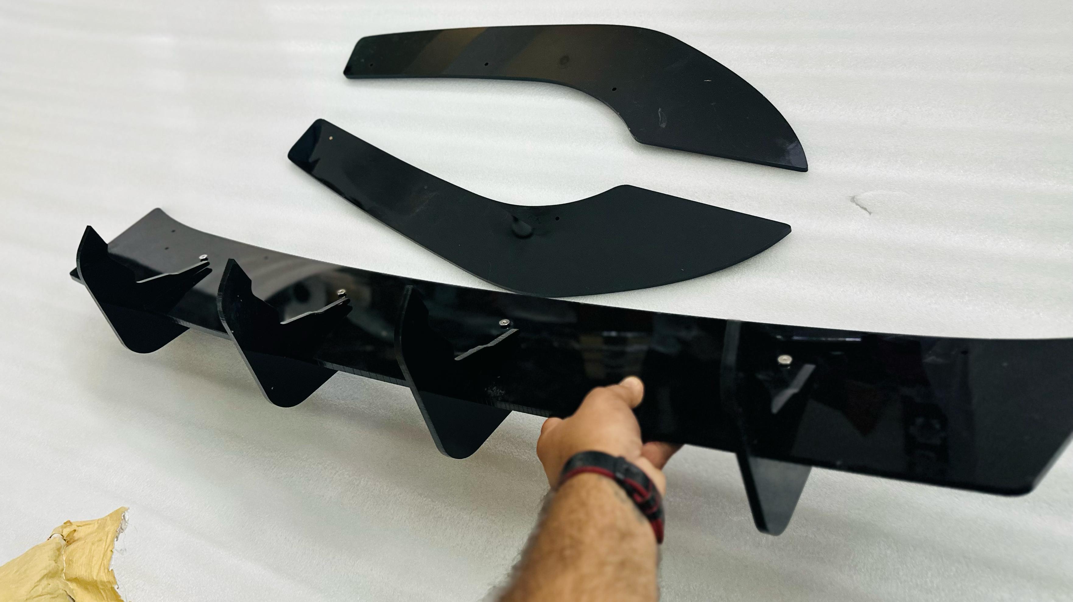 Rear 4 Fin Virtus Diffuser Bumper Lip car 4 Wing ABS Acrylic Spoiler Glossy Black Car Attractive Spoiler for Car Exteriors Auto Accessories for Decoration