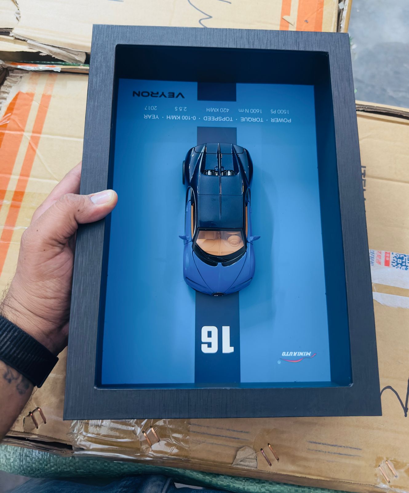 3D Diecast Model Car Frame Diecast Metal Car Interactive Wall Decor with Openable Doors, Pull Back Display Car Auto Accessories