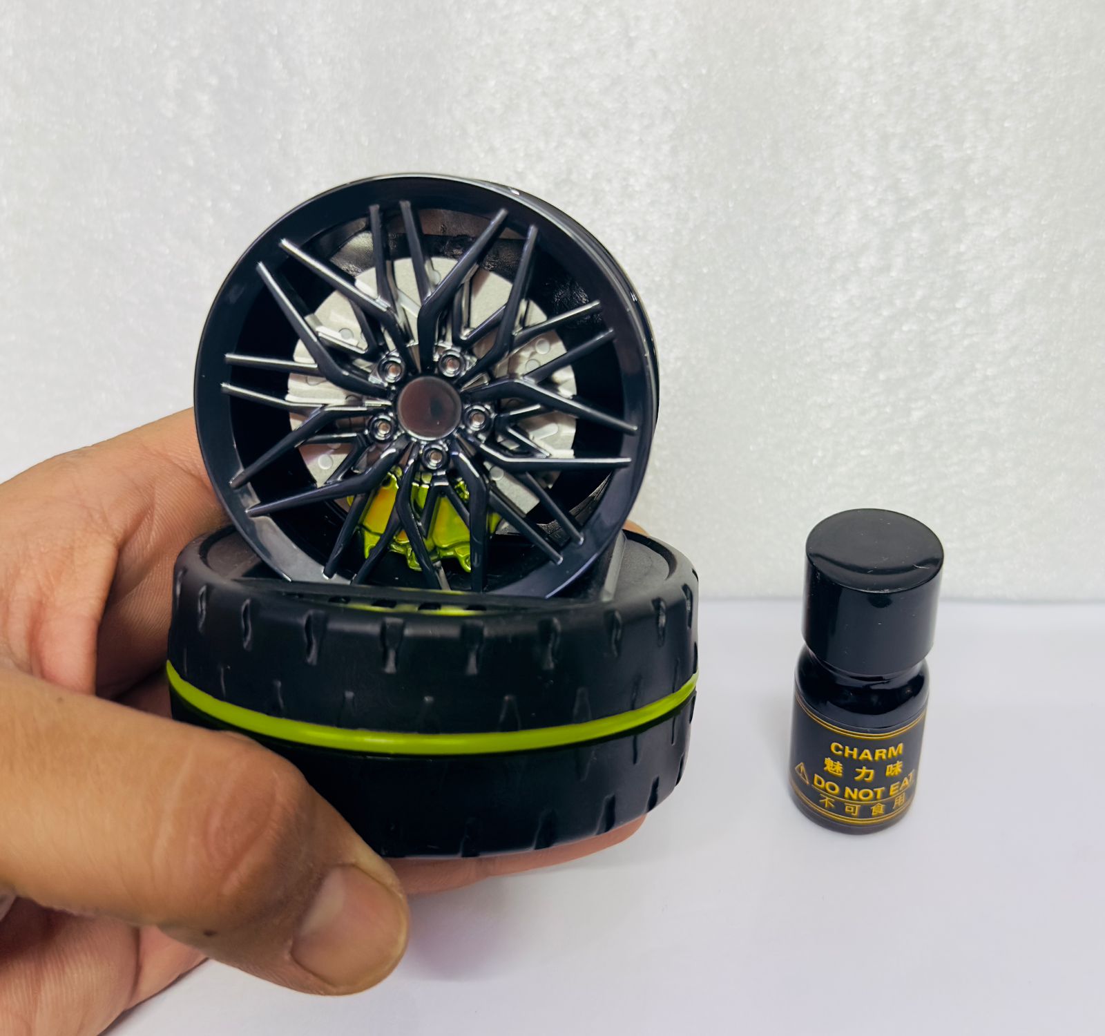 GREEN Alloy Solar Automatic Revolving Wheel AC Vent Perfume Car Air Freshener Perfume With Organic Fragrance Environment Friendly