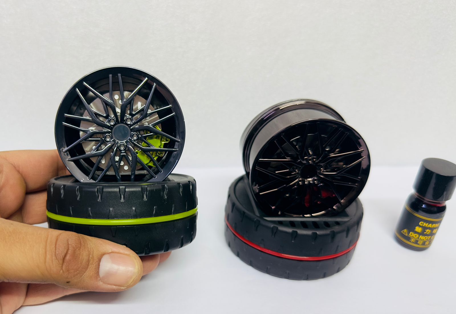 GREEN Alloy Solar Automatic Revolving Wheel AC Vent Perfume Car Air Freshener Perfume With Organic Fragrance Environment Friendly