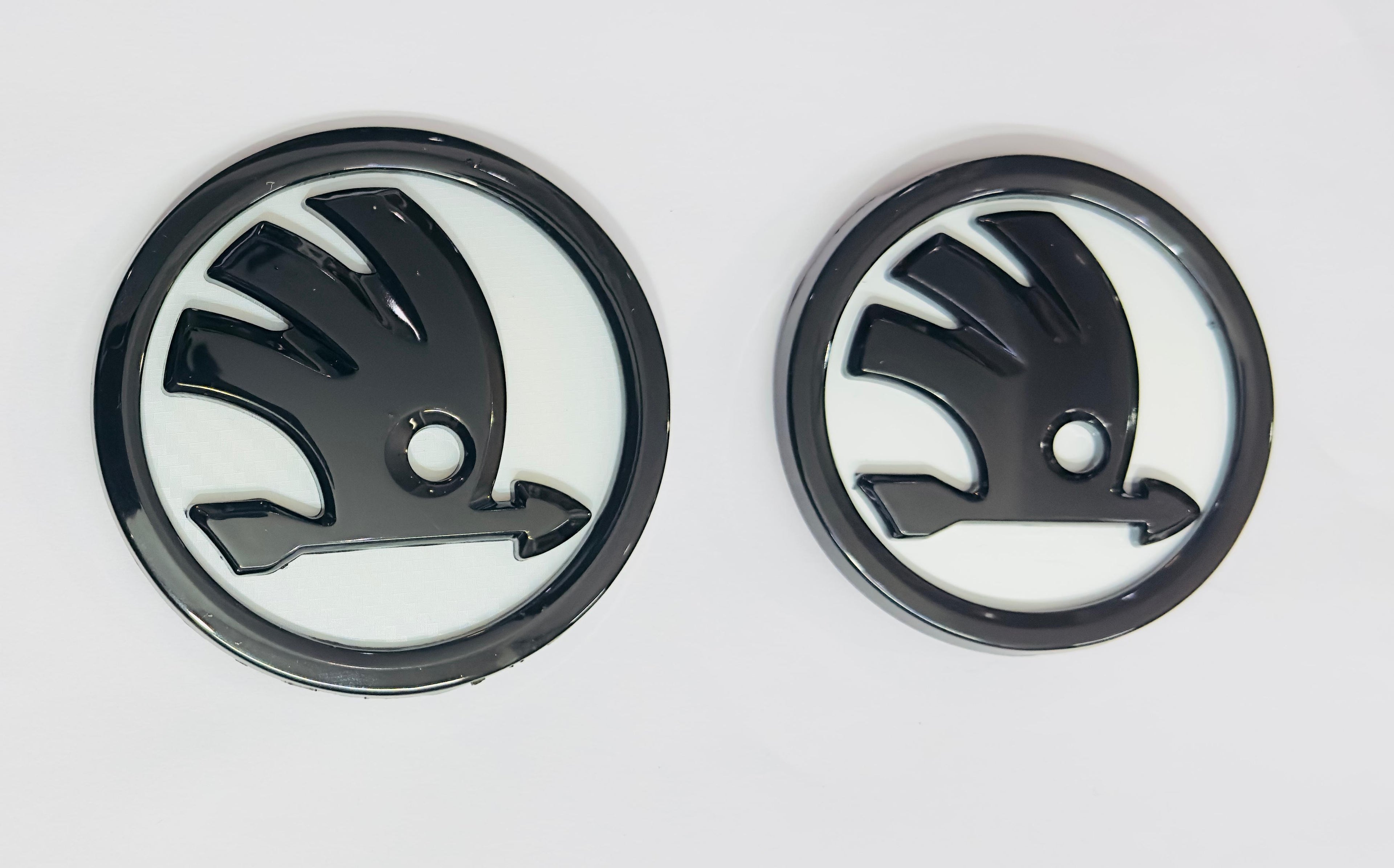 2PC Front Rear 90mm 80mm White Black S-Koda Car Bike Laptop ABS Logo Car Emblem 3D Badge Auto Racing Sport Sticker Grand Tourer Decal