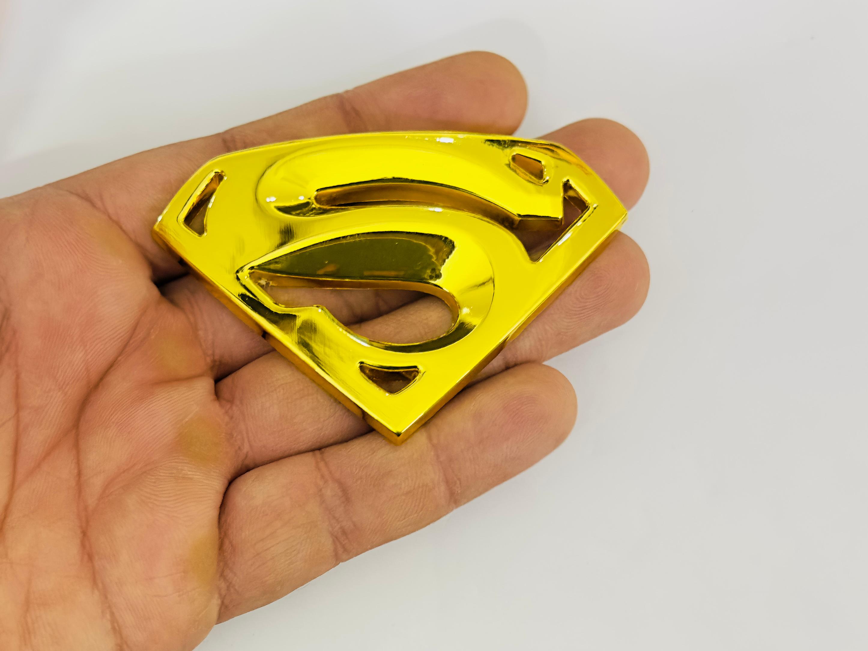 GOLDEN Superman 3D Logo (5.5cmx8.2cm) Car Bike Laptop Attractive Superman Sticker Car Emblem 3D Badge Auto Racing Sport Logo Grand Tourer Decal.