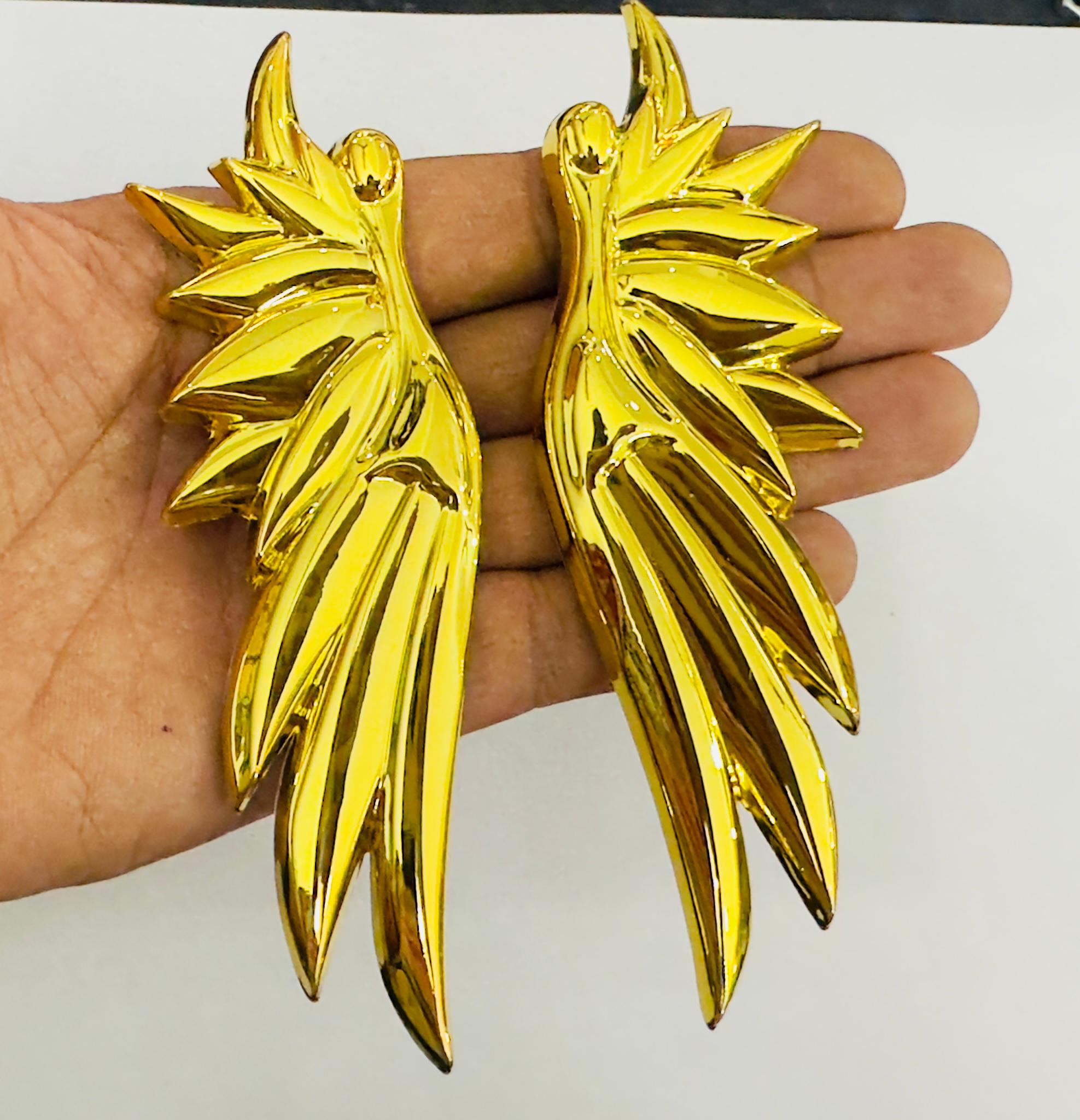 GOLDEN Angel Wings 3D Sticker (14cmx4.3cm) for Car Bike Laptop Emblem, Angel Wings Sticker 3D-Badge Universal Auto Racing Sport Logo Grand Tourer Decal