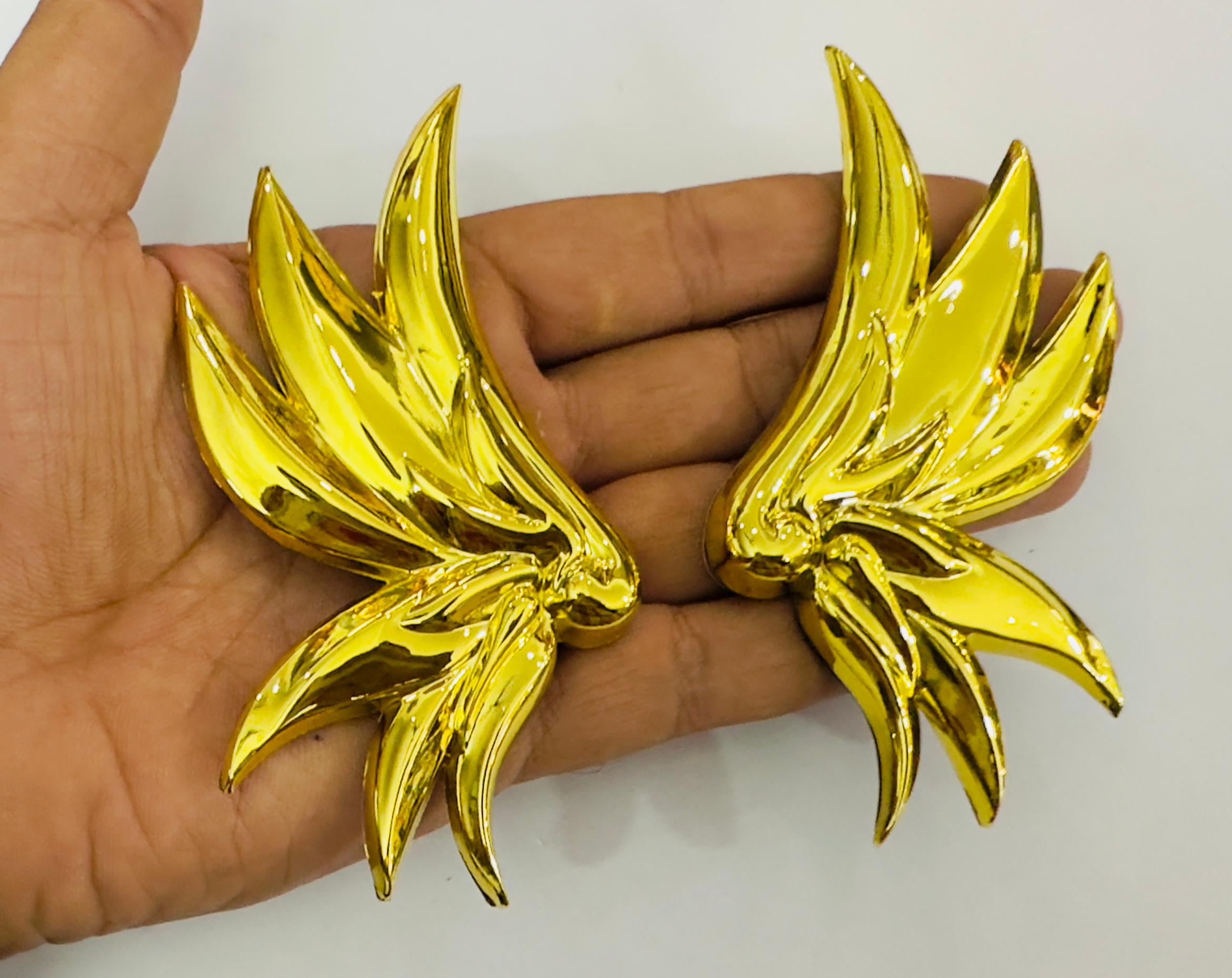 Golden Angel Wing 3D Logo (11.5cmx6cm) for Car Bike Laptop Emblem, Angel Wing Sticker 3D-Badge Auto Racing Sports Logo Grand Tourer Decal Auto Accessories.