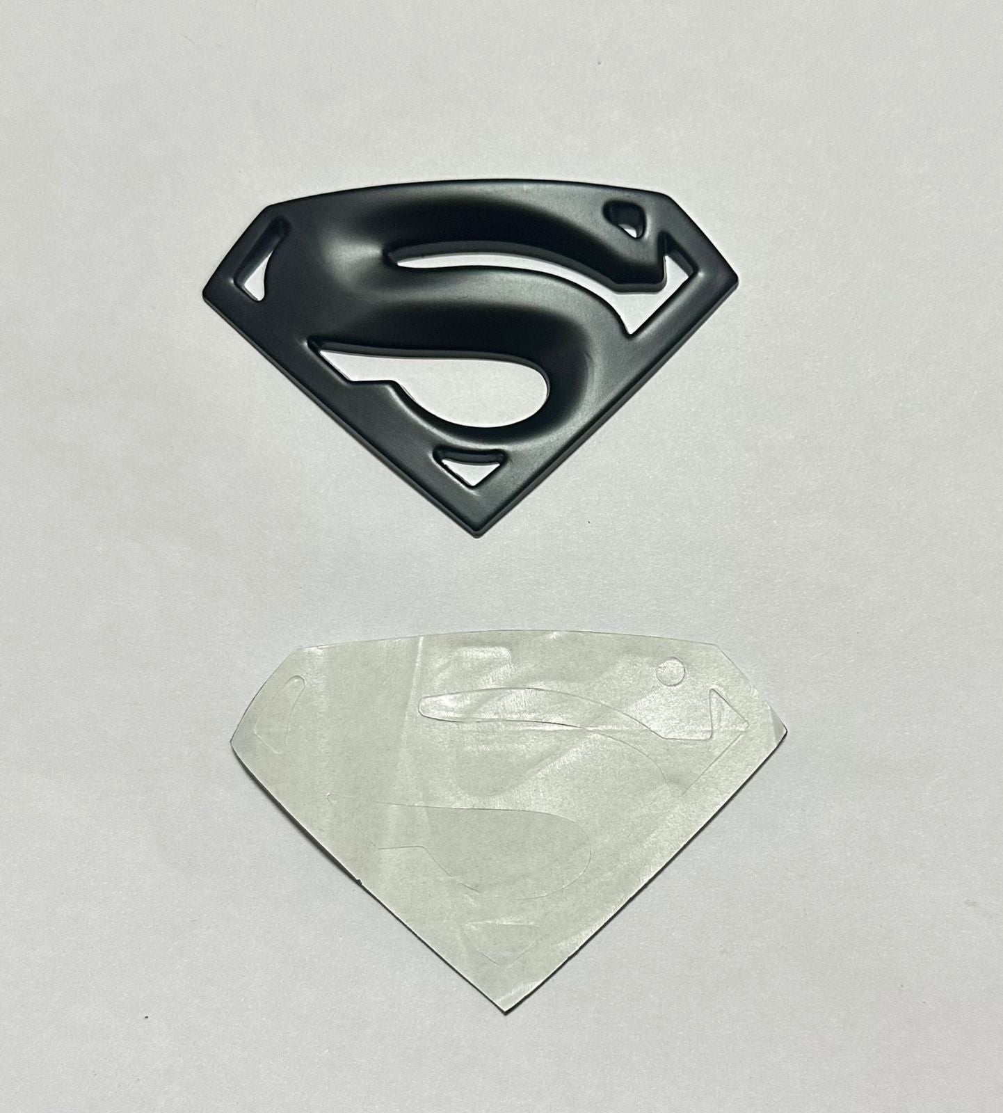 BLACK Superman 3D Logo (5.5cmx8.2cm) Car Bike Laptop Attractive Superman Sticker Car Emblem 3D Badge Auto Racing Sport Logo Grand Tourer Decal.